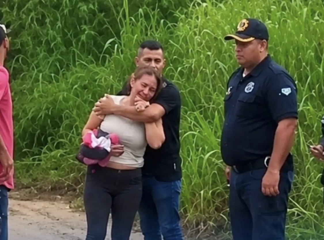 Familiares de la víctima en el sitio del suceso, Sur del Lago, Zulia